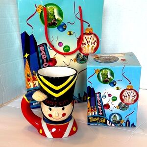 Radio City toy soldier mug set